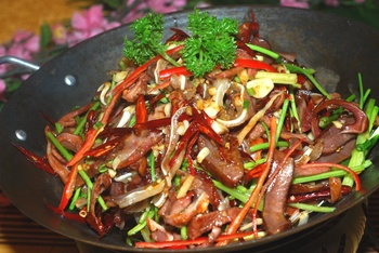 干锅腊三宝腊猪耳腊猪舌腊猪肚(104754)