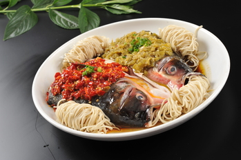 双色剁椒鱼头面(704520)