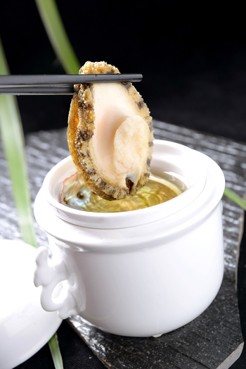 清汤鲍鱼盅(2702220)