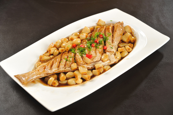 外婆蒜香扒皮鱼(655500)